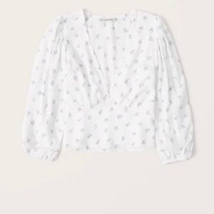 NWT Abercrombie white and blue blouse
